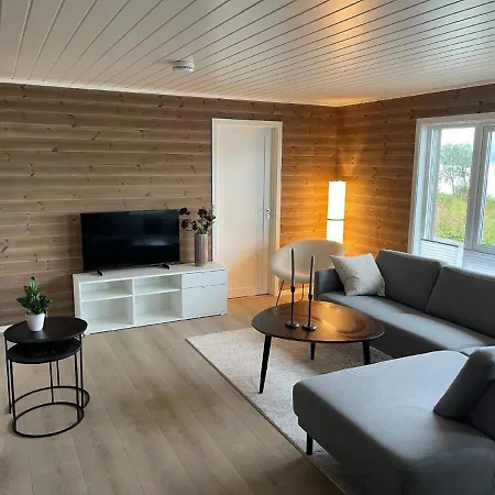 Nettes Ferienhaus In Gjemnes Mit Grill, Terrasse Und Garten Stokke (More og Romsdal)
