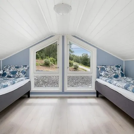 Ferienhaus Nettes Ferienhaus In Gjemnes Mit Grill, Terrasse Und Garten