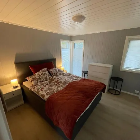 Nettes Ferienhaus In Gjemnes Mit Grill, Terrasse Und Garten 度假居