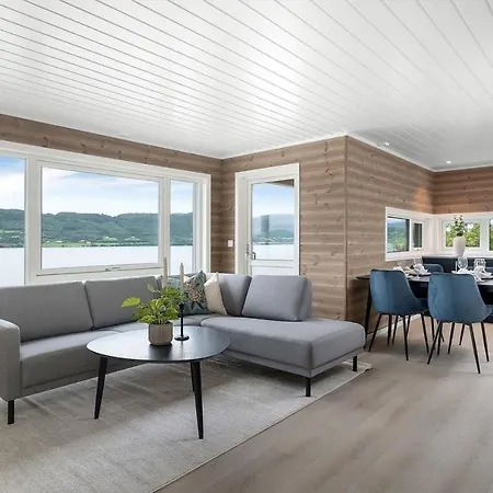 Nettes Ferienhaus In Gjemnes Mit Grill, Terrasse Und Garten 度假居 *